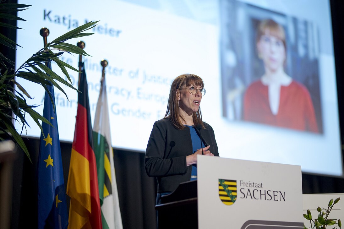 Staatsministerin Katja Meier bei der Abendveranstaltung