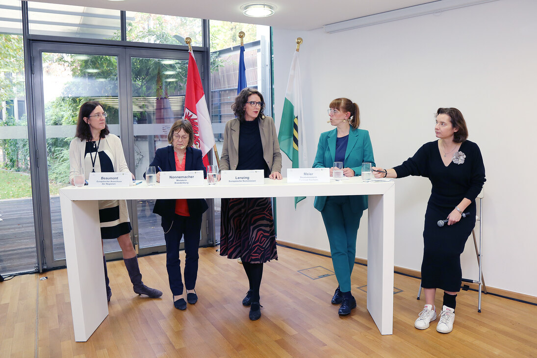 Gesprächsrunden und Diskussion zum Strukturwandel in europäischen Regionen mit Staatsministerin Katja Meier, Ministerin Ursula Nonnemacher, Katja Lenzing, Europäische Kommission und Rachel Lancry Beaumont, Europäischer Ausschuss der Regionen