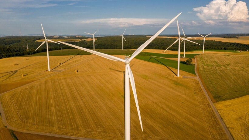 Windräder zur Erzeugung von Windenergie